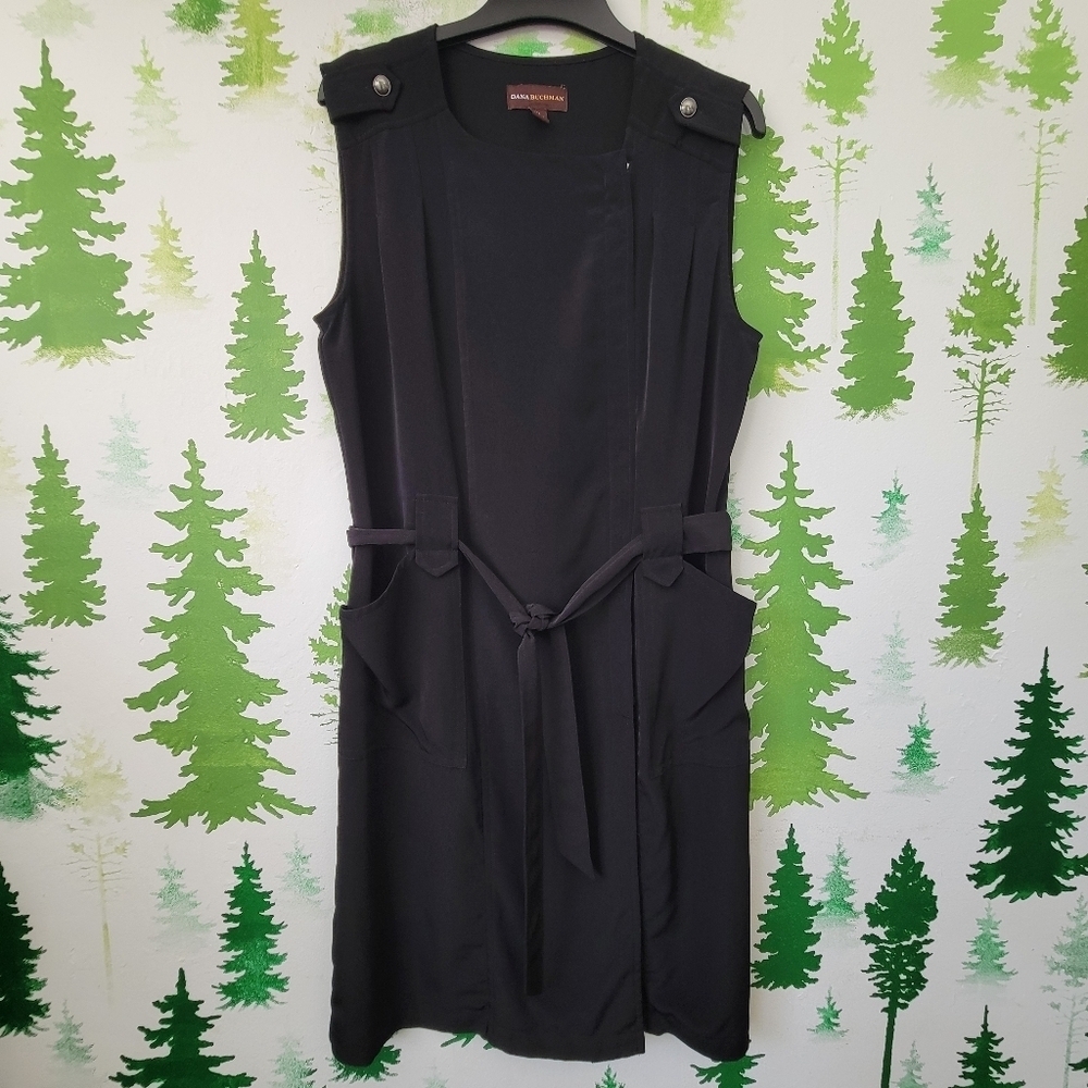 Dana Buchman Two Pocket Shirt Dress.